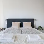 Aron Apartment
